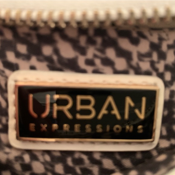 NWOT Urban Expresssions White Hawthorn Perforated Belt Bag. - Picture 7 of 10